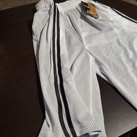 Men's Double Layered Mesh Shorts Big & Tall - Picture 2 of 7